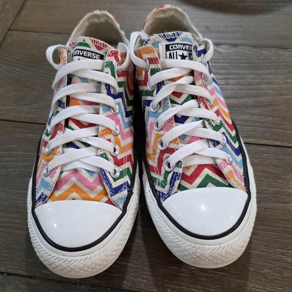 Converse Chuck Taylor All Star Low Rainbow Zig Zag Sneakers, Women's Size 7 - Picture 3 of 8